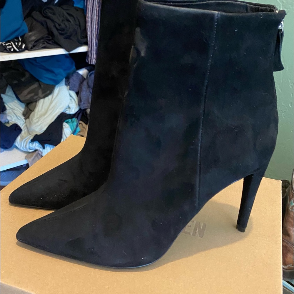 Steve Madden brand new Halena black suede boots